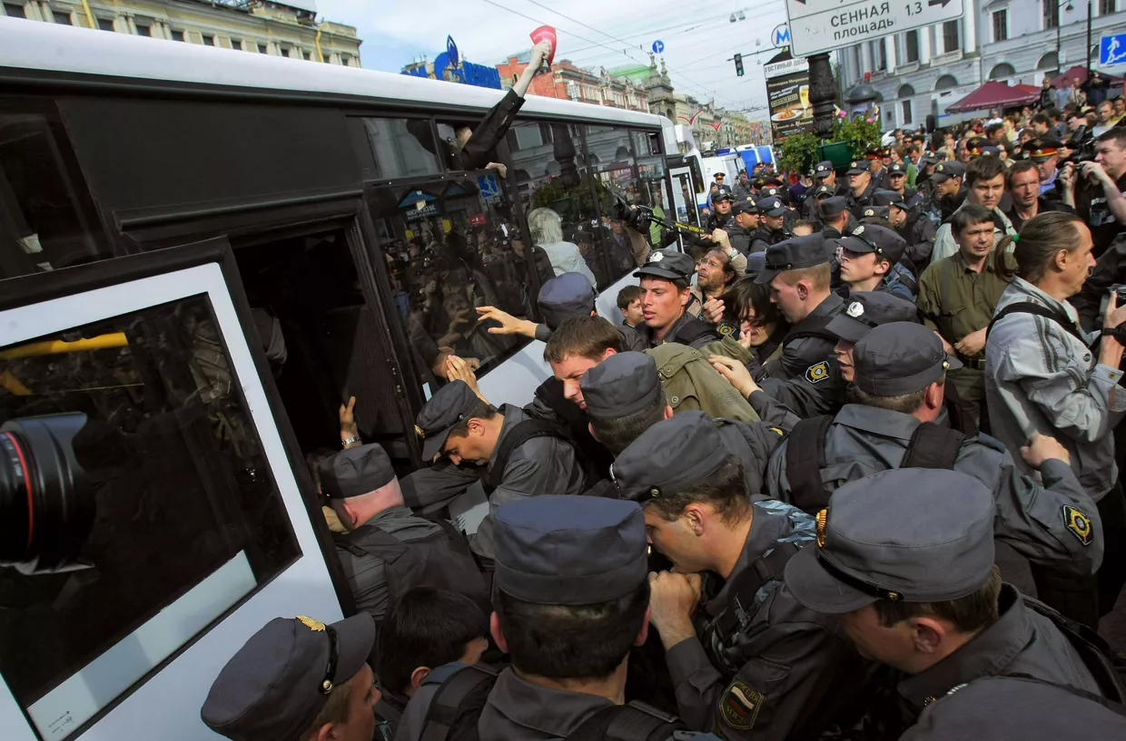Митинг в поддержку 31-й статьи Конституции РФ в Санкт-Петербурге Митинг в поддержку 31-й статьи Конституции РФ в Санкт-Петербурге
