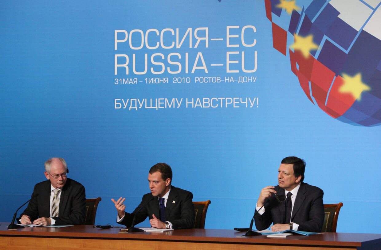 Президент РФ Д.Медведев принимает участие в саммите Россия-ЕС