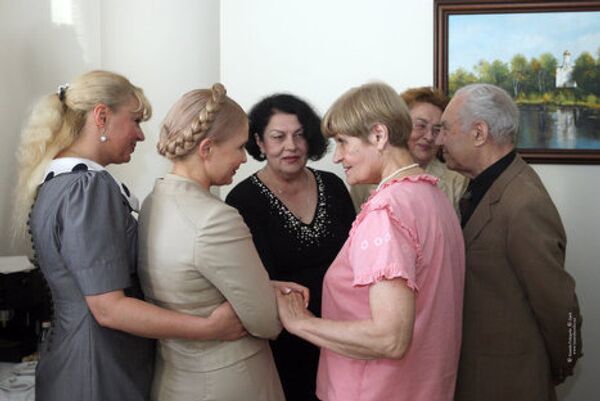Встреча Юлии Тимошенко с одноклассниками и школьными учителями