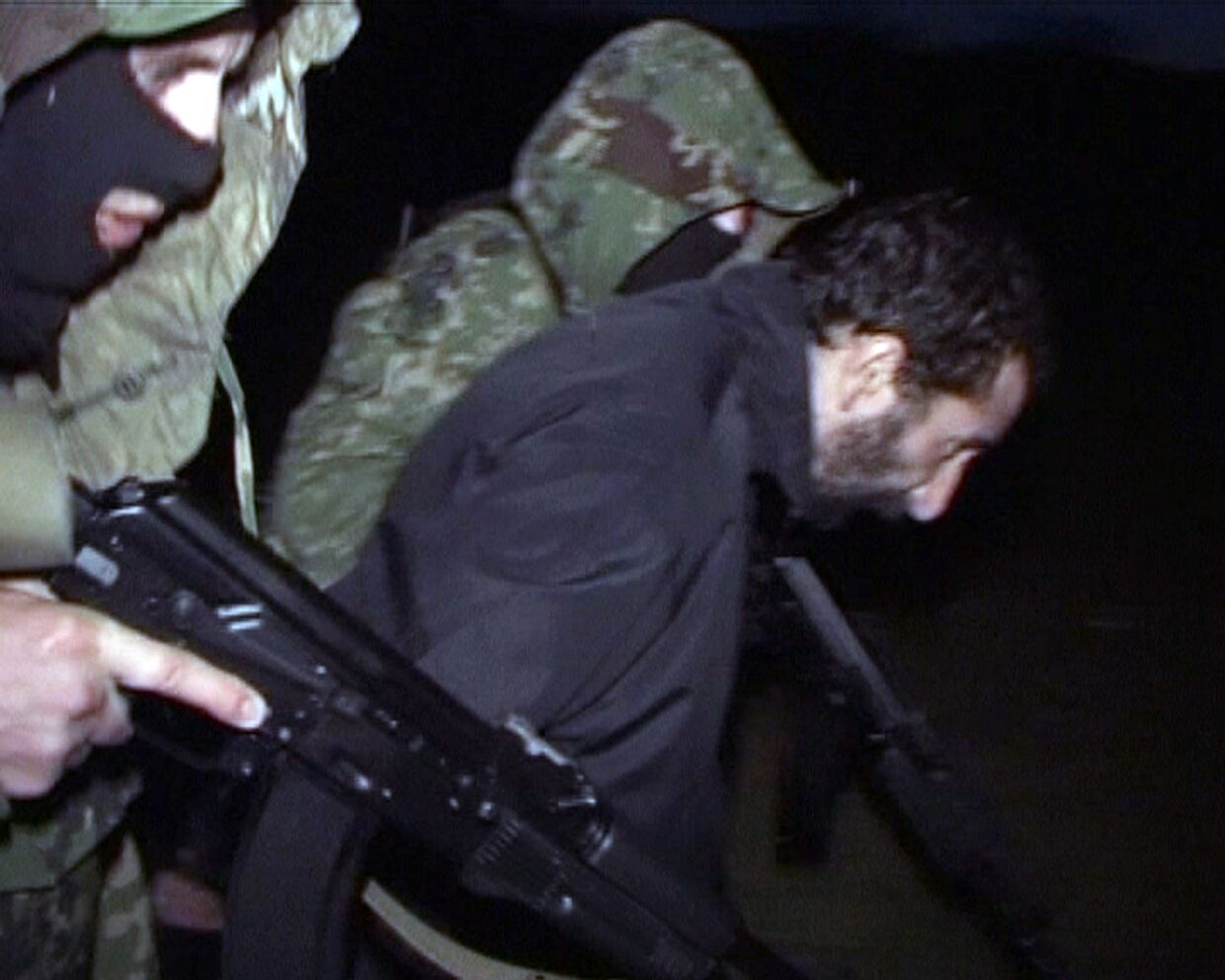 Спецназ ФСБ задержал главаря бандитского подполья. Оперативная съемка