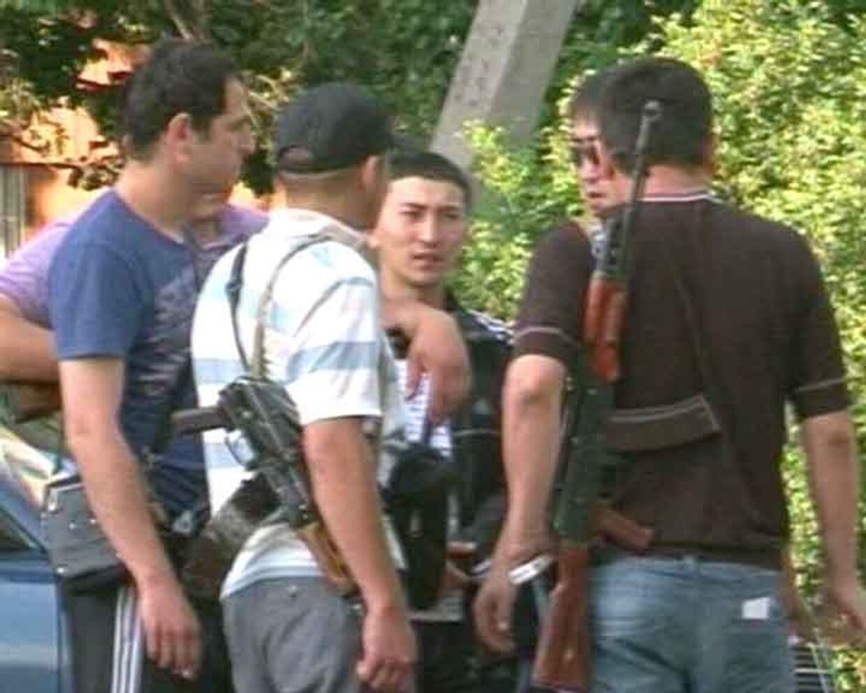 Народные дружинники патрулируют улицы Бишкека