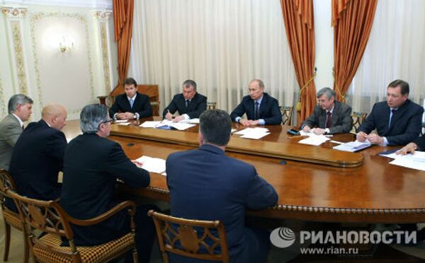 Премьер-министр РФ В.Путин провел встречу с руководством корпорации Шеврон