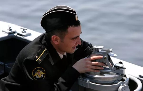 Контрольный выход в море гвардейского ракетного крейсера Варяг Тихоокеанского флота для подтверждения боевой готовности
