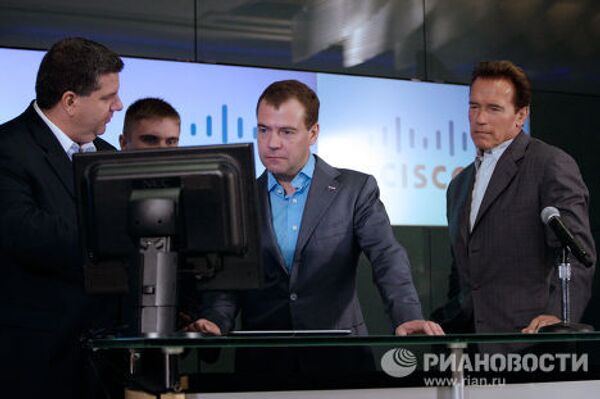 Президент РФ Дмитрий Медведев посетил офис компании CISCO