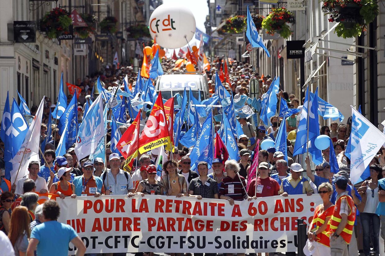Демонстрация работников государственного и частного сектора против пенсионной реформы во Франции