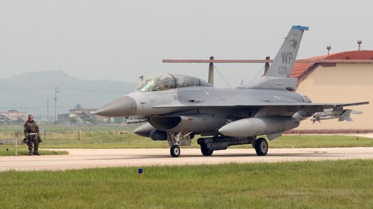 f-16d