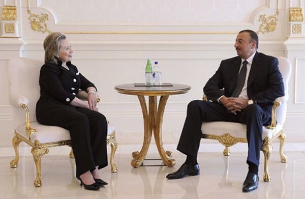 Хиллари Клинтон на встрече с Ильхамом Алиевым во время ее визита в Азербайджан