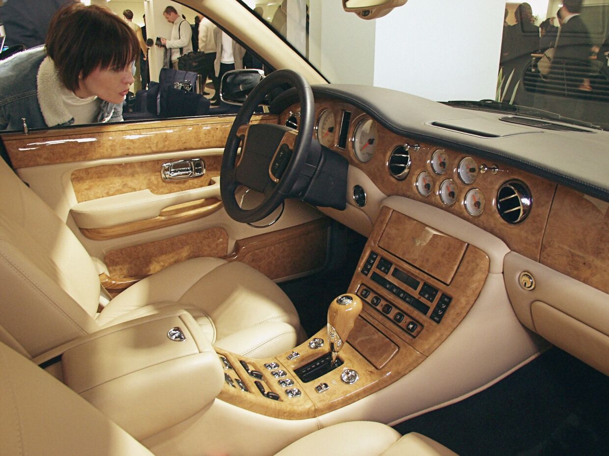 Салон автомобиля Bentley