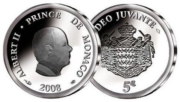 монета достоинством 5 евро с профилем Князя Монако Альбера II