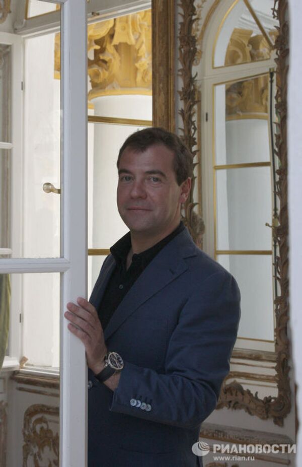 Президент РФ Дмитрий Медведев посетил город Пушкин