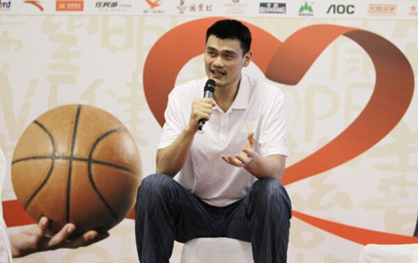 китайский баскетболист Яо Мин