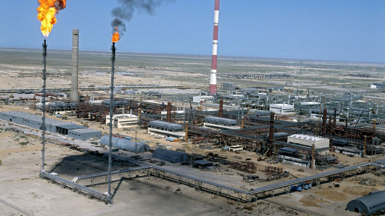 Нефтеперегонный завод