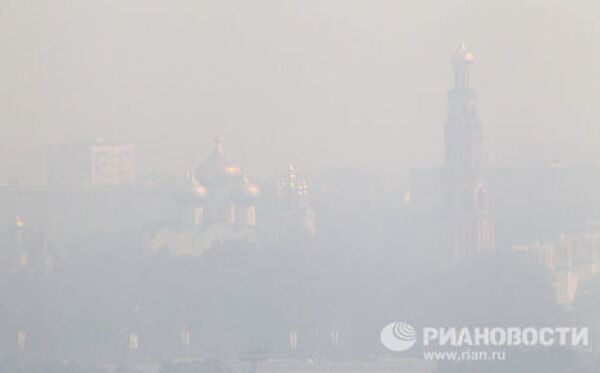 Дым от торфяных пожаров окутал практически всю Москву