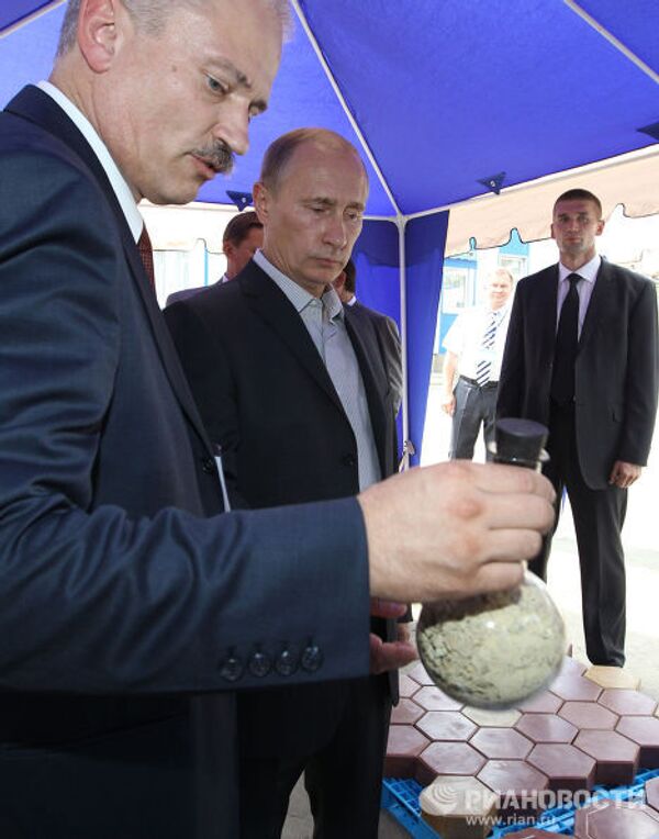 Премьер-министр РФ Владимир Путин посетил ООО Газпром-ВНИИГАЗ