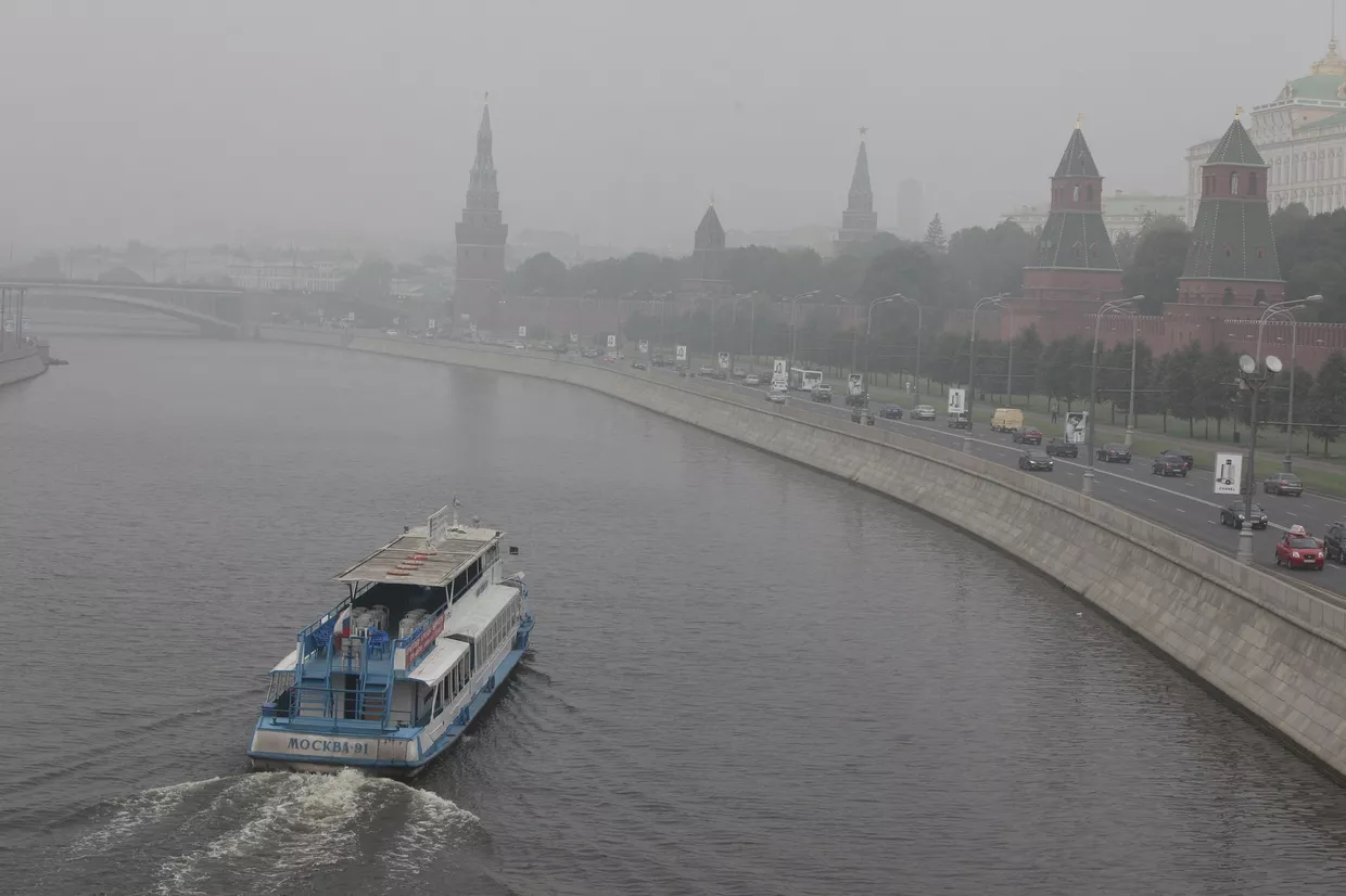 Дым от лесных пожаров в Москве Дым от лесных пожаров в Москве