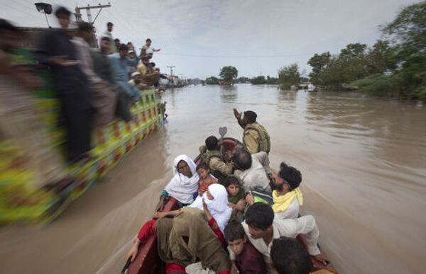 Пакистан затопили сильнейшие за последние 80 лет дожди