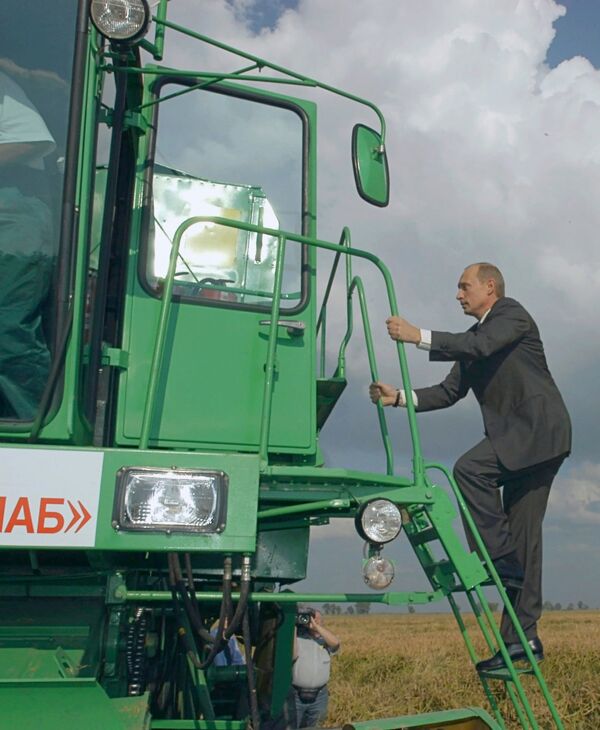 В.Путин во время рабочей поездки по Краснодарскому краю