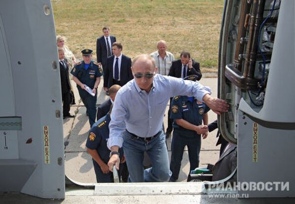Премьер-министр РФ Владимир Путин принял участие в тушении лесных пожаров в Рязанской области