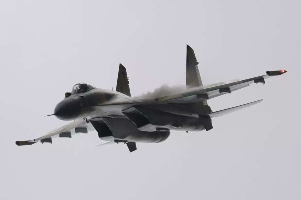 Многоцелевой истребитель Су-35 Многоцелевой истребитель Су-35