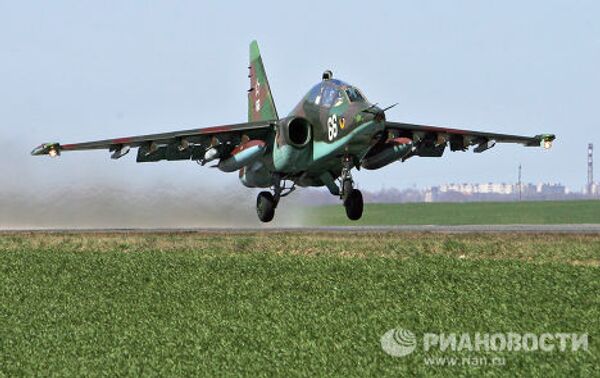 Посадка Су-25 на атотрассу под Минском