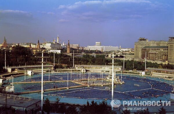 бассейн Москва