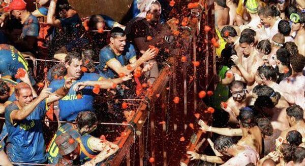 В Испании прошла ежегодная томатная битва