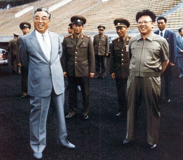 Ким Ир Сен (Kim Il-Sung) с сыном Ким Чен Иром Редкие фото семьи Ким Чен Ира