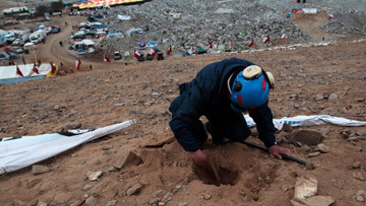 Чилийские шахтеры под завалами