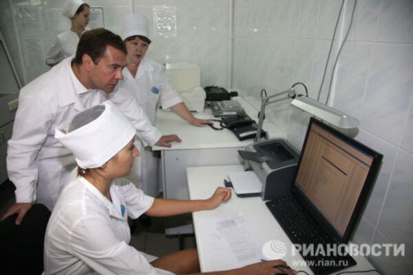 Президент РФ Д.Медведев посетил Оренбургский молочный комбинат