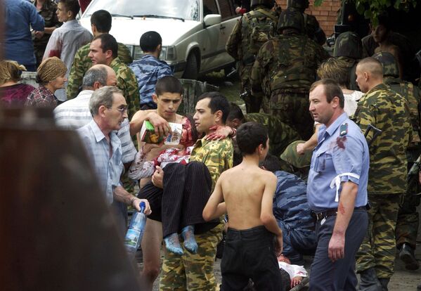 Спасенные заложники, пострадавшие во время теракта в Беслане
