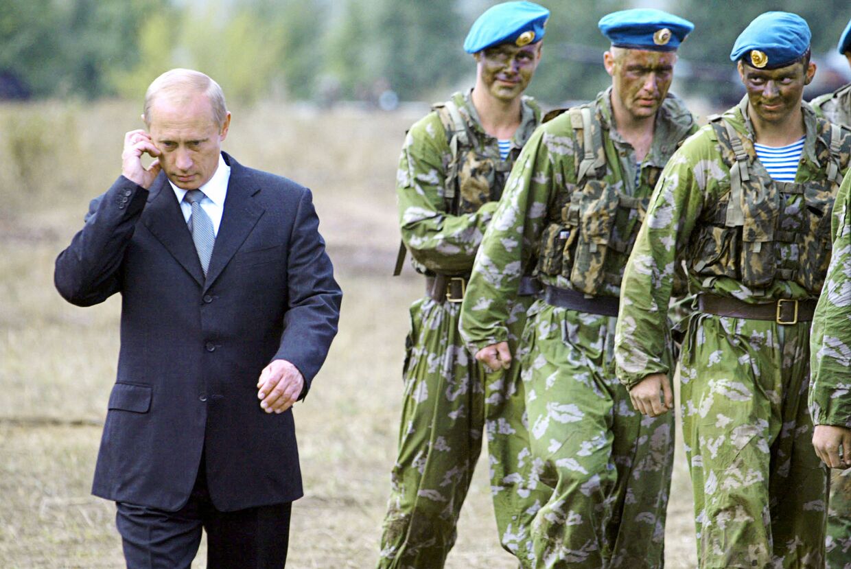 В.Путин на полигоне 212-го окружного учебного центра Сибирского военного округа
