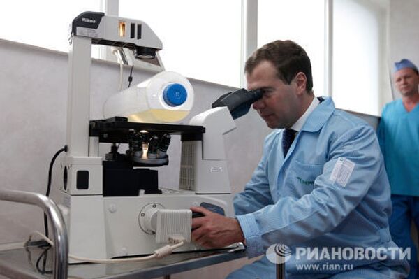 Президент РФ Дмитрий Медведев посетил фармацевтическую компанию ЛЕККО