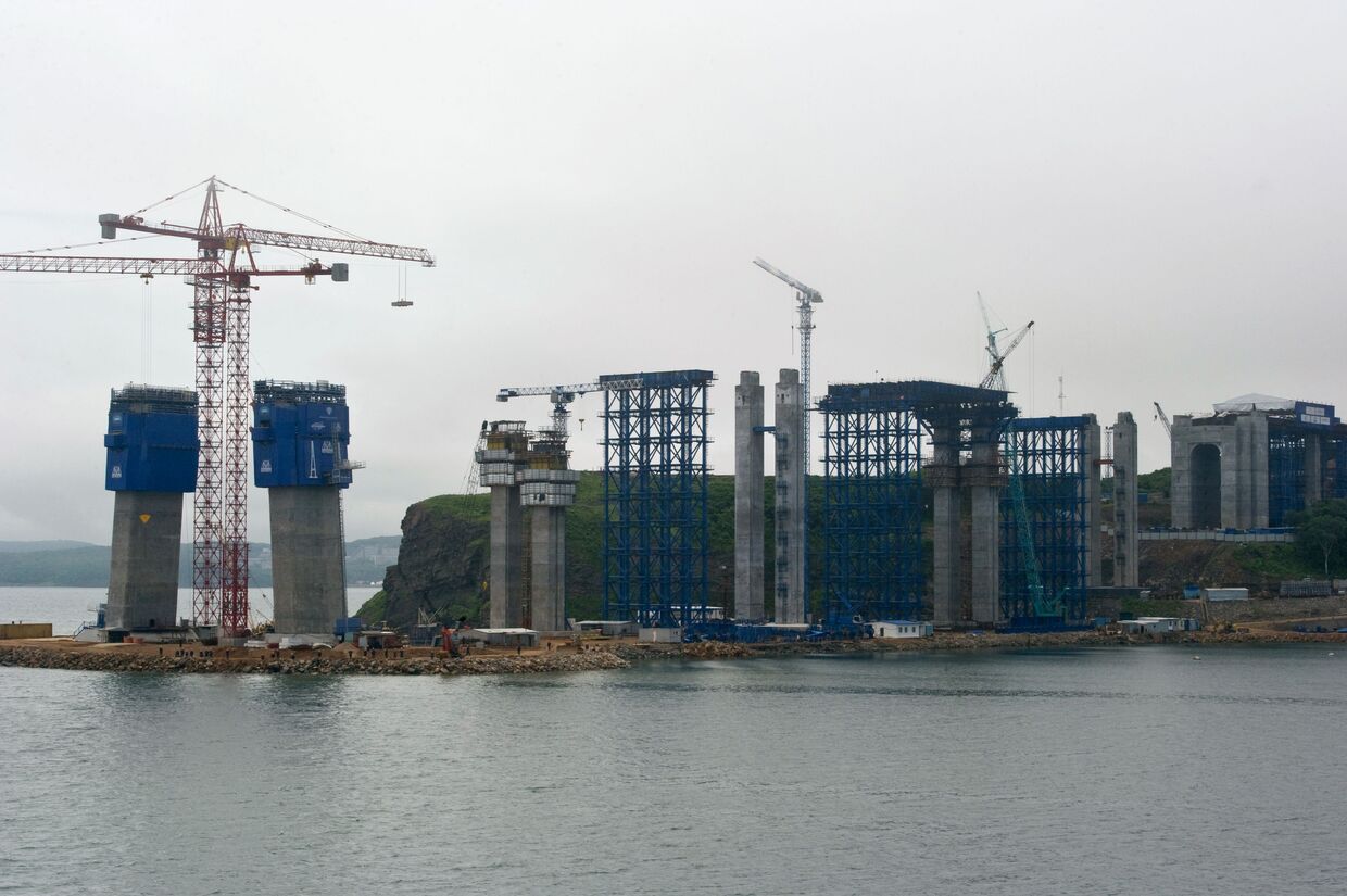 Строительство моста на остров Русский во Владивостоке