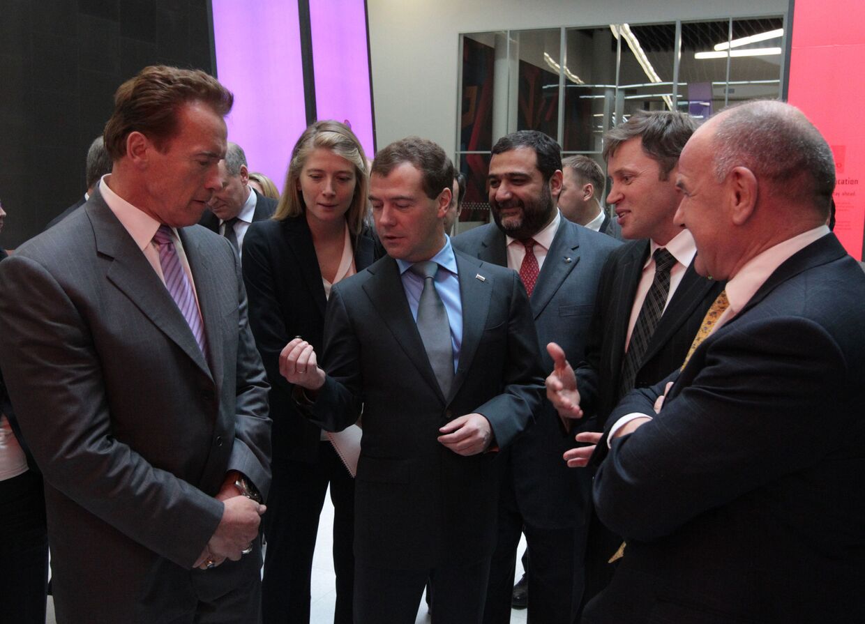 Встреча президента РФ Дмитрия Медведева и губернатора Калифорнии Арнольда Шварценеггера в Сколково
