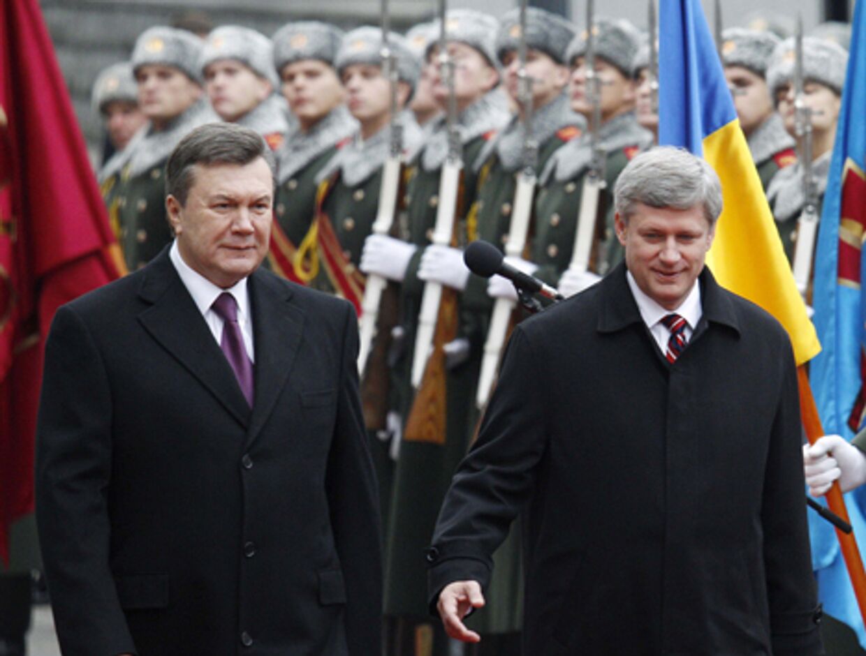 Премьер-министр Канады Стивен Харпер прибыл на Украину