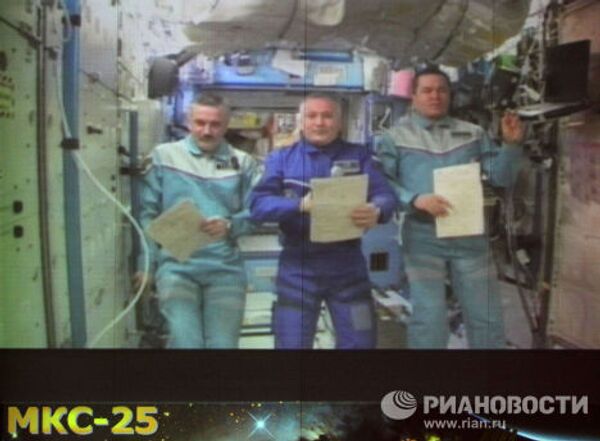 Перепись российского экипажа МКС в Центре управления полетами