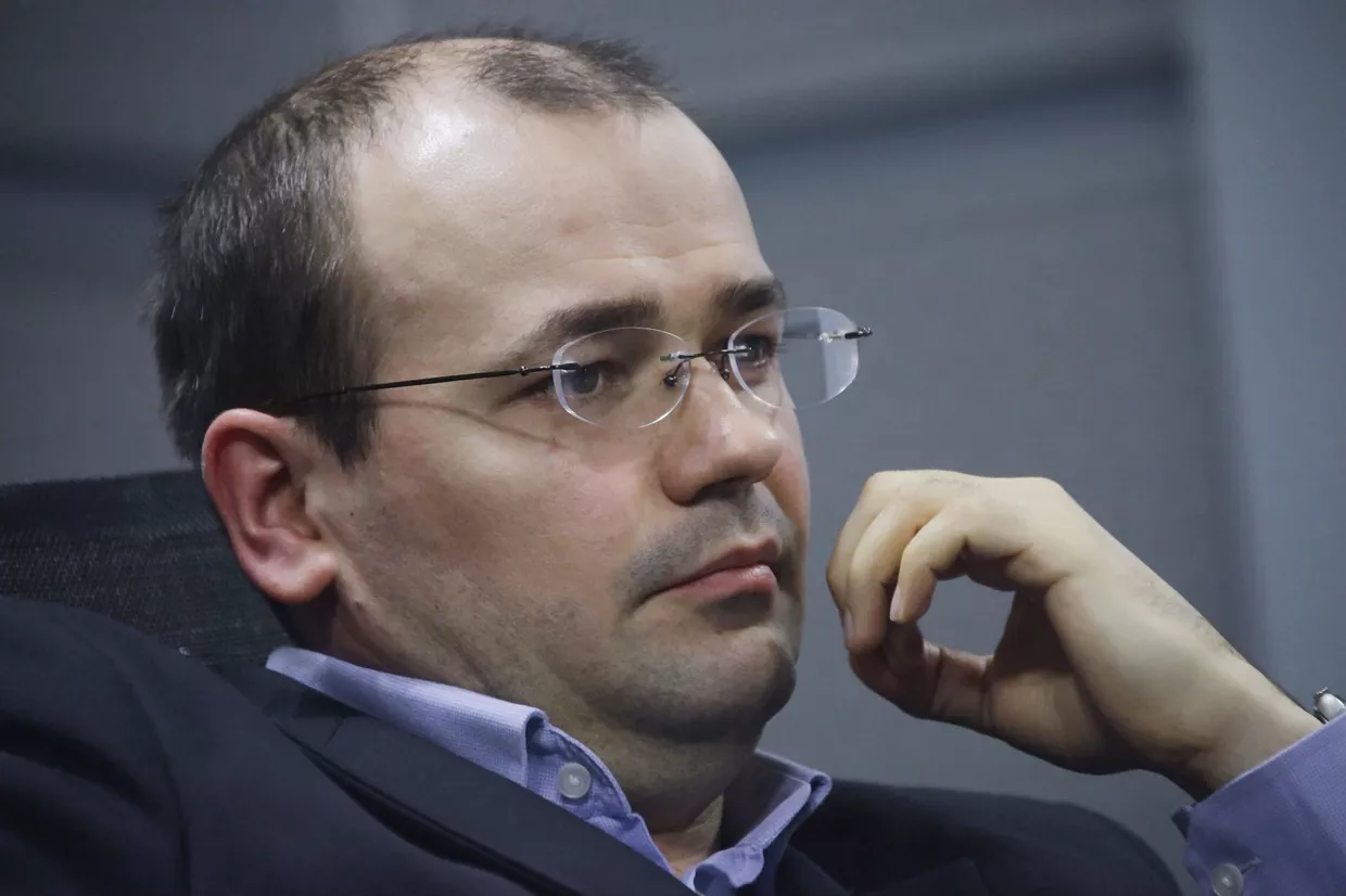 Константин Симонов в агентстве РИА Новости, где прошел видеомост Москва - Киев Константин Симонов в агентстве РИА Новости, где прошел видеомост Москва - Киев