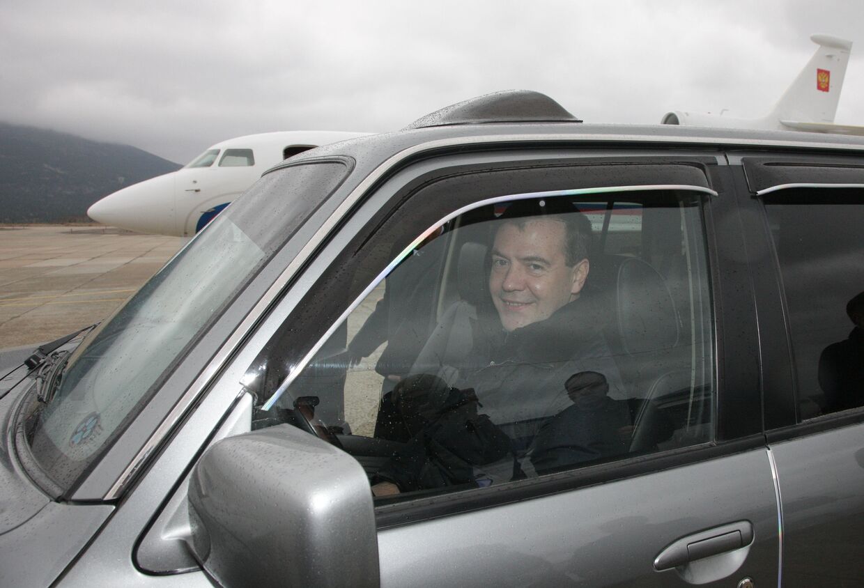 Президент РФ Д.Медведев прибыл на остров Кунашир