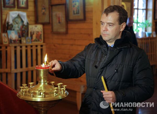 Президент РФ Д.Медведев посетил церковь на острове Курильской гряды - Кунашир