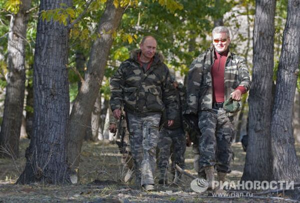 Премьер-министр РФ Владимир Путин во время экспедиции в Убсунурскую котловину
