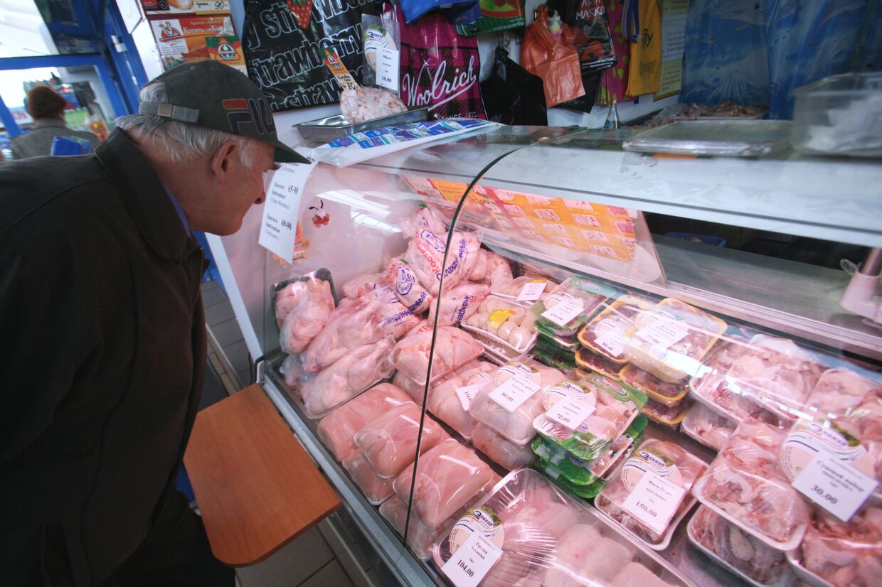 Отдел мясных продуктов в магазине