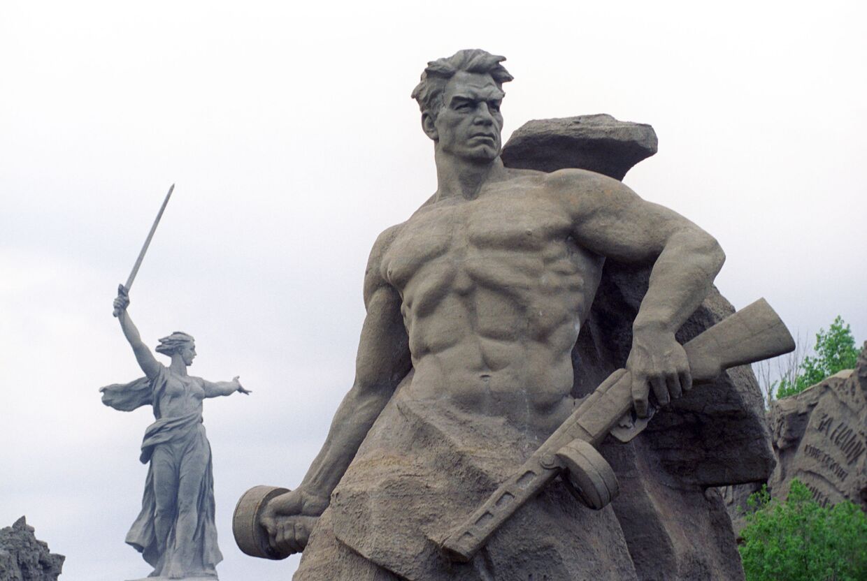 Памятник героям Сталинградской битвы
