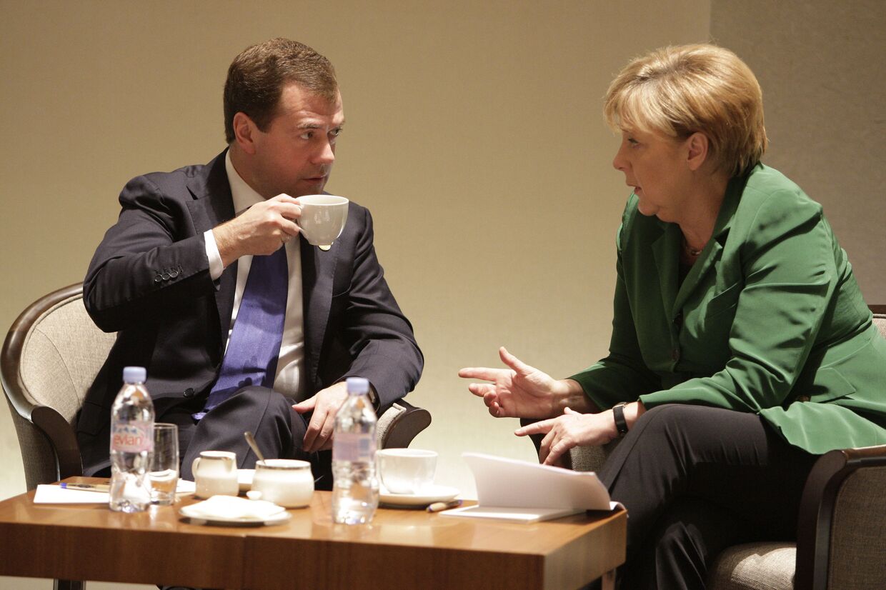 Президент РФ Д.Медведев и канцлер ФРГ Ангела Меркель встречаются в Сеуле