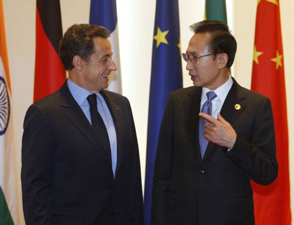 президент южной кореи Ли Мун Бак и президент франции николя саркози во время саммита Большой двадцатки в Сеуле