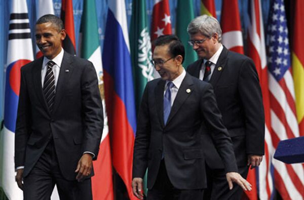 барак обама  стивен харпер и Ли Мун Бак во время саммита Большой двадцатки в Сеуле