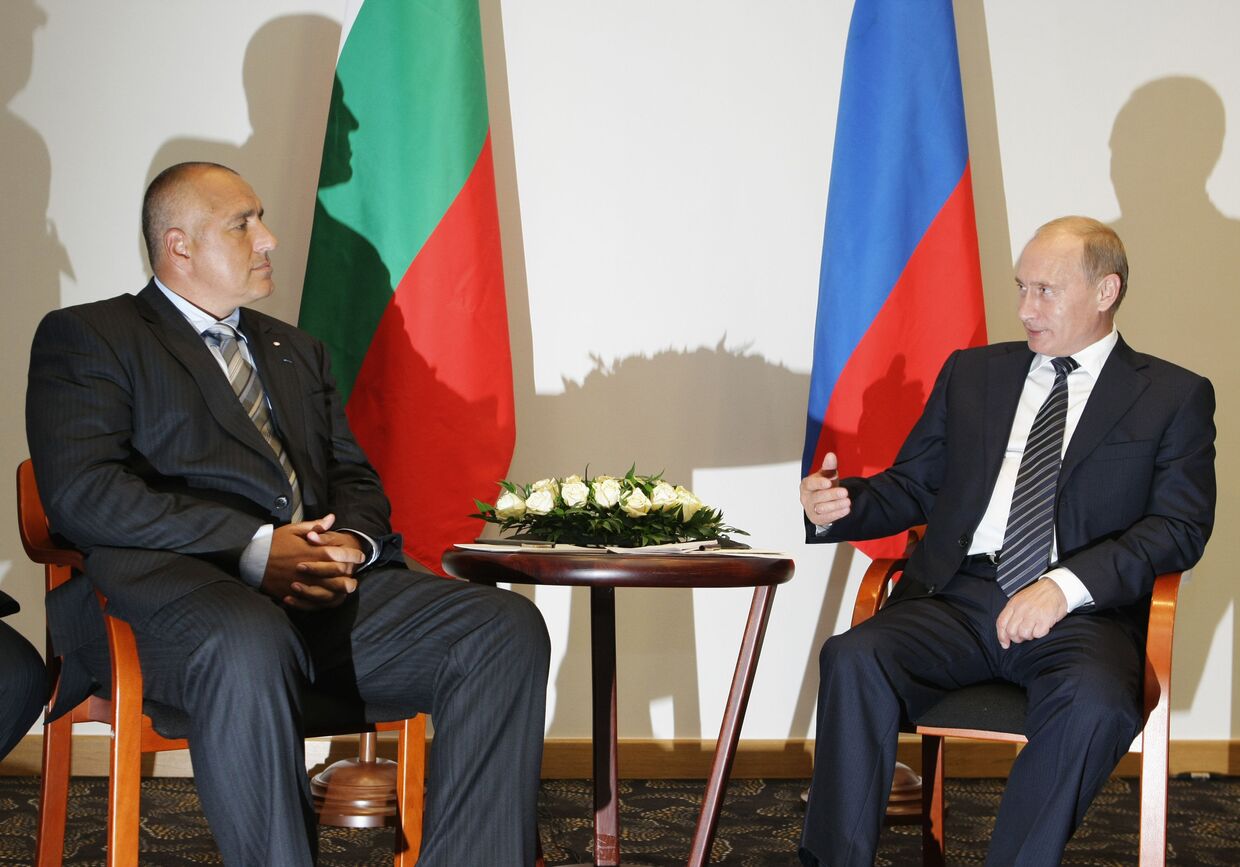 Премьер-министр РФ В.Путин во время беседы с председателем Совета Министров Республики Болгария Бойко Борисовым