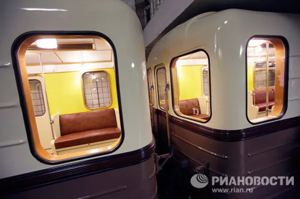 15 мая в день 75-летия Московского метрополитена был пущен ретропоезд