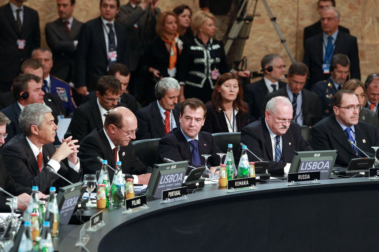 Президент РФ Д.Медведев принимает участие в Совете Россия–НАТО в Лиссабоне