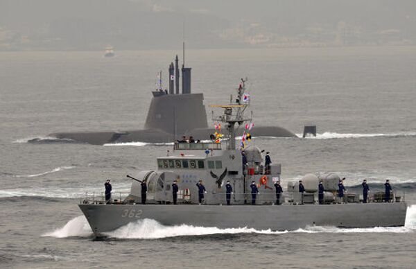 более 20 подводных лодок и 69 боевых надводных кораблей