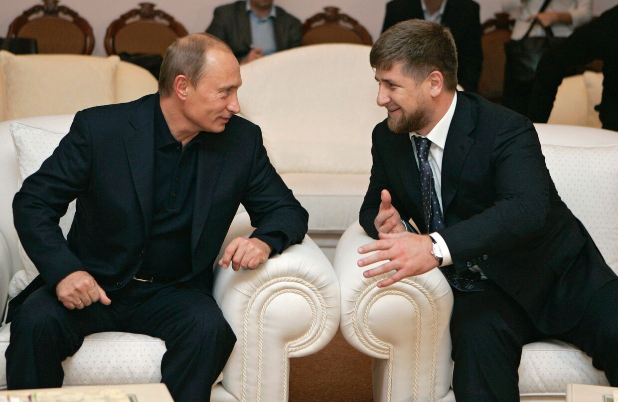 Президент России встретился со съемочной группой фильма 12
